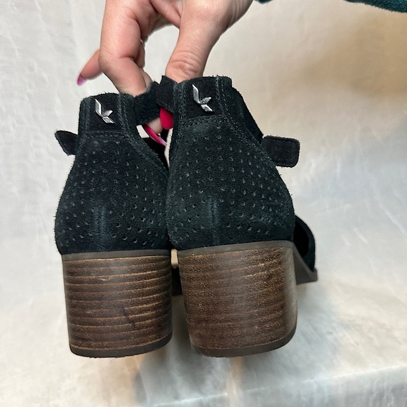 Koolaburra by Ugg Black Suede Open Toe Block Heel Sandal Shoes | Sz 10 - Picture 5 of 17